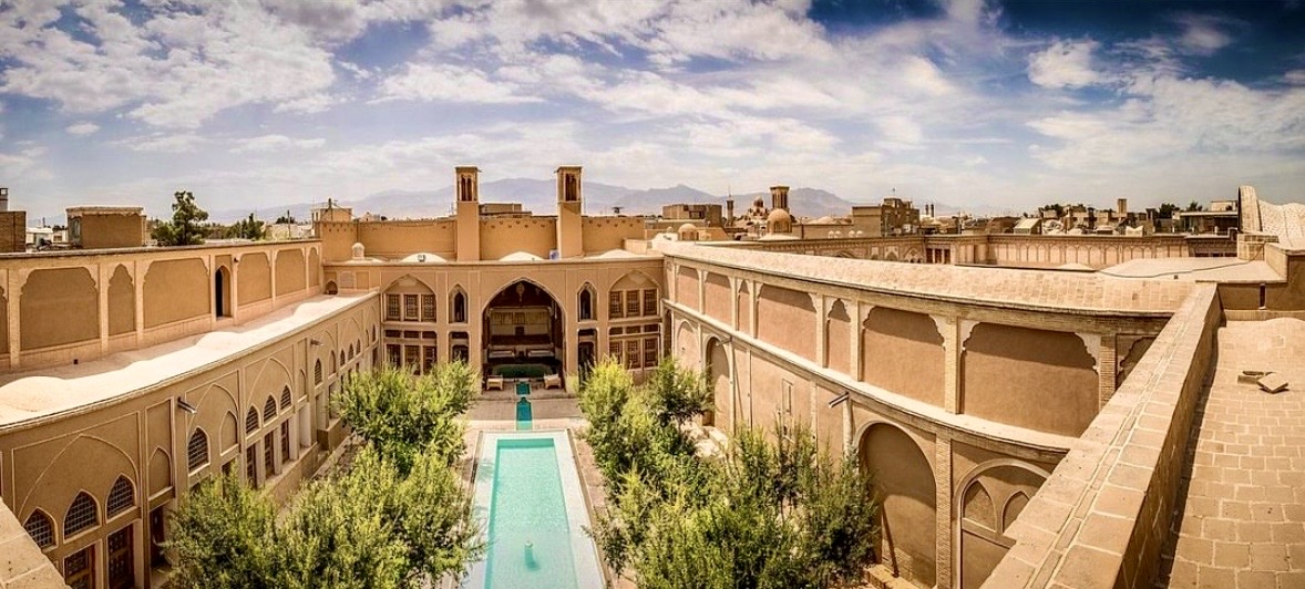 تور کاشان و ابیانه | گلاب‌گیری نیاسر و باغ فین(اختصاصی اردیبهشت) - 1